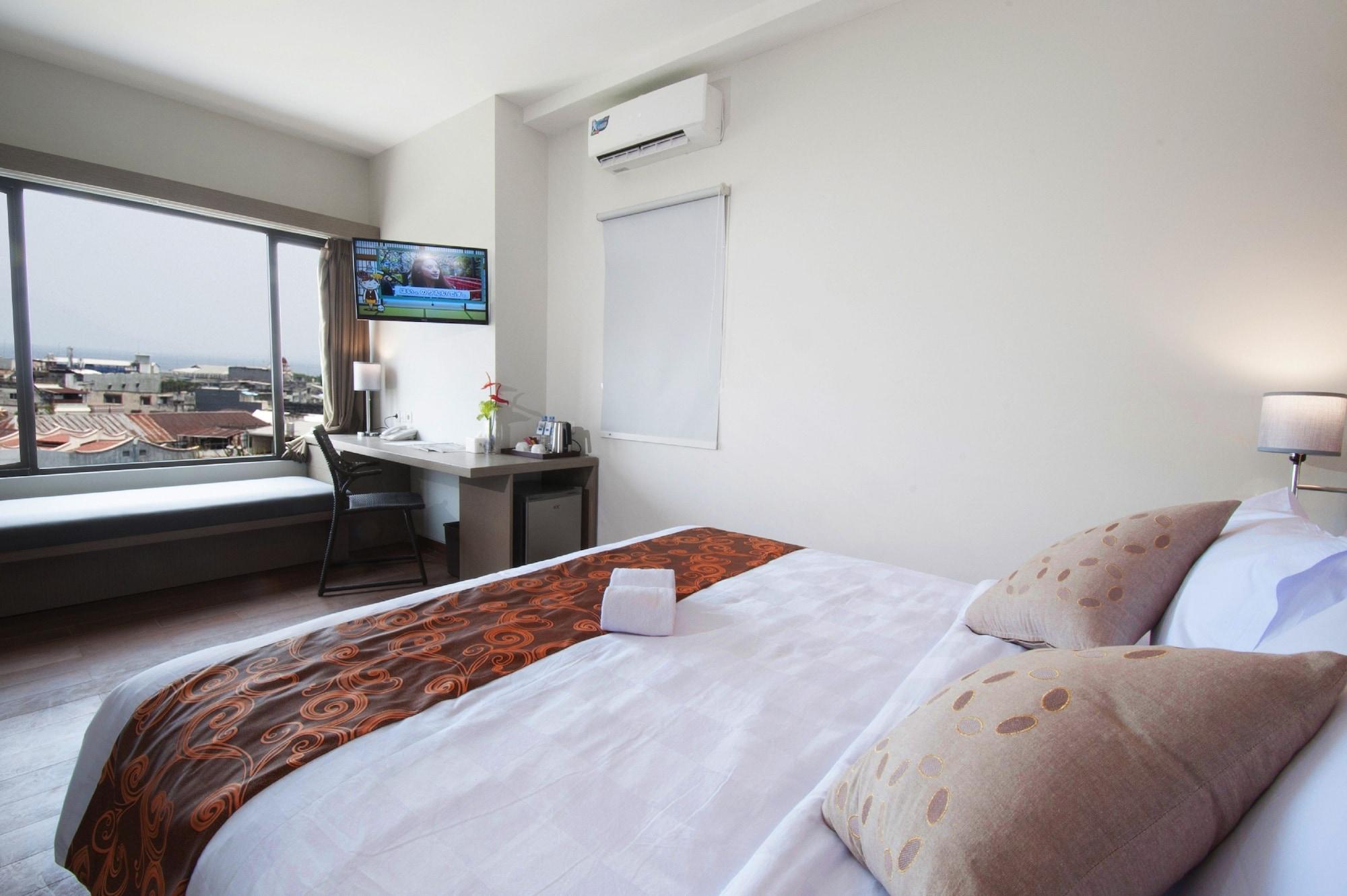 Genio Hotel Manado Exterior photo