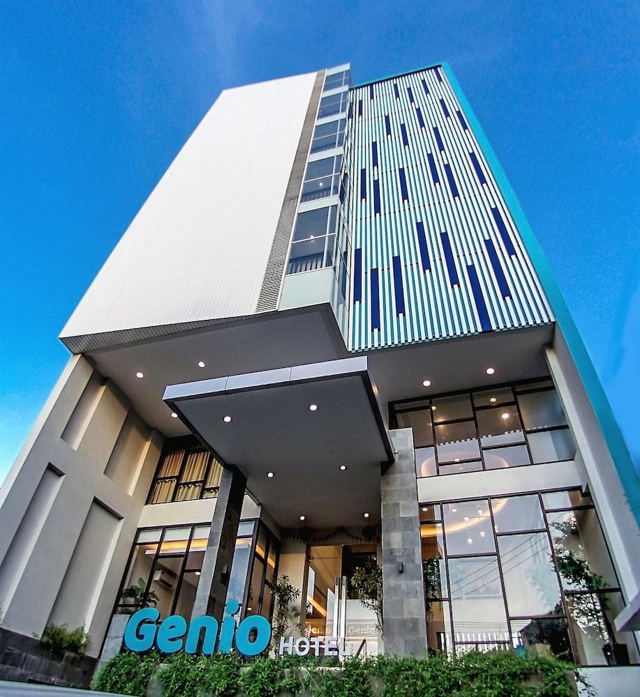 Genio Hotel Manado Exterior photo