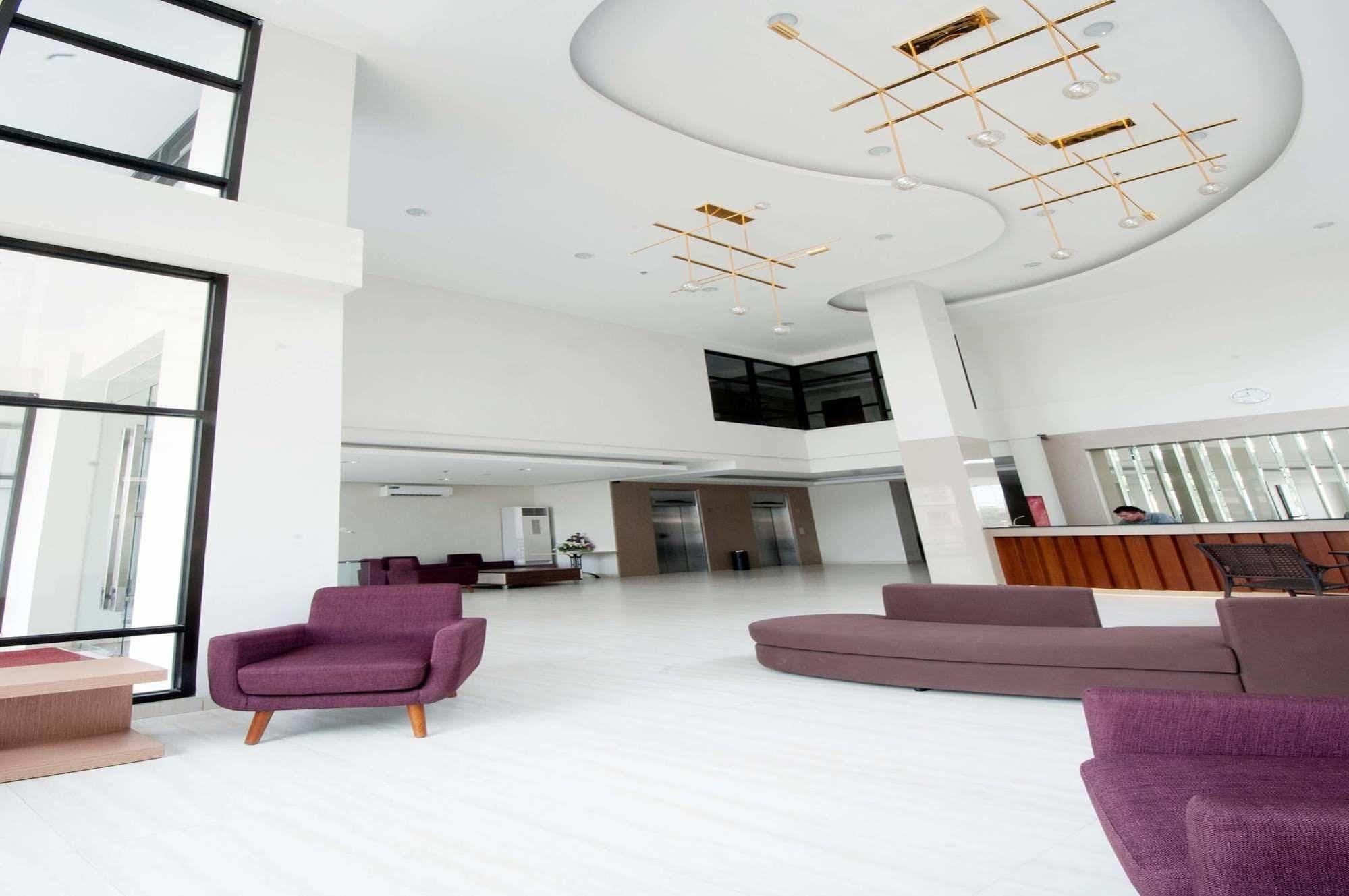 Genio Hotel Manado Exterior photo