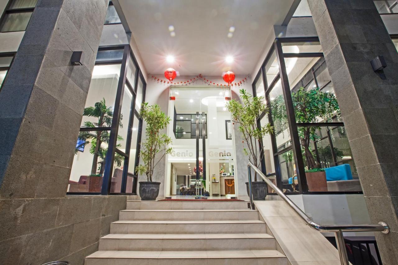 Genio Hotel Manado Exterior photo