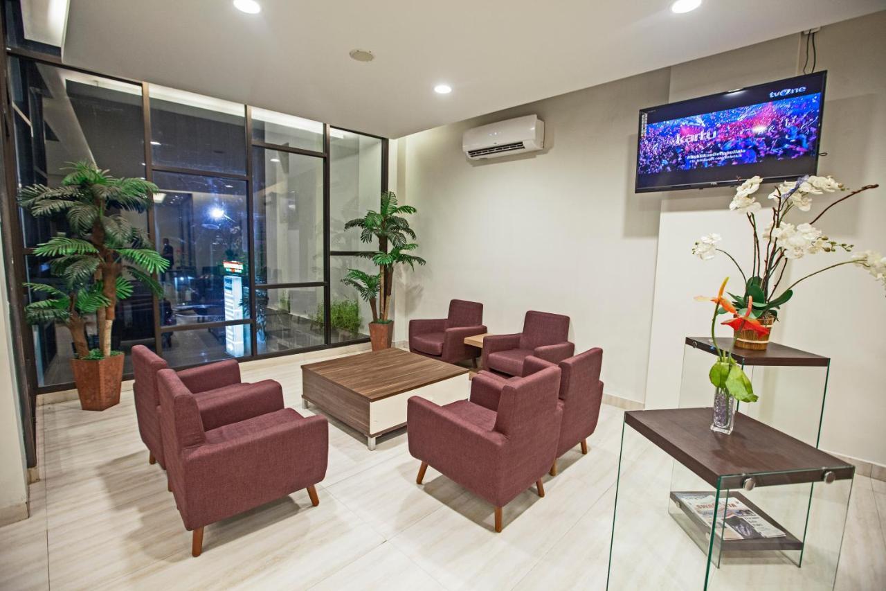 Genio Hotel Manado Exterior photo
